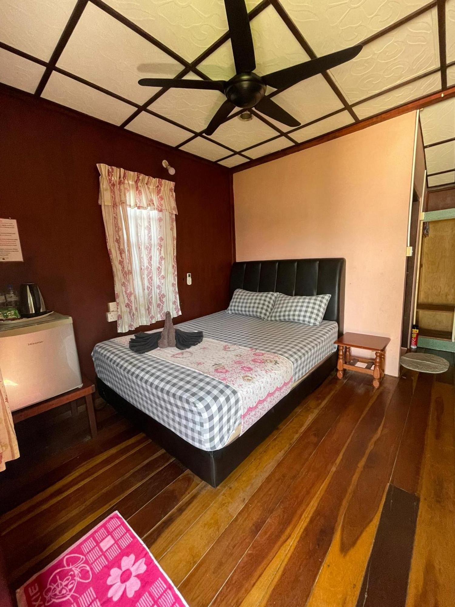 Bushman Tioman Hotel Kampong Juara Екстериор снимка